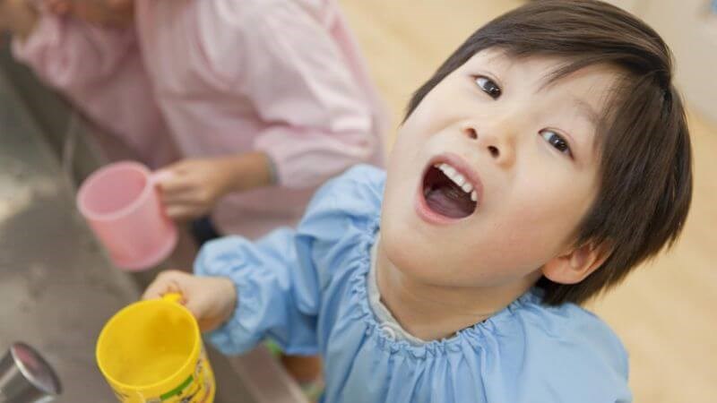 Súc miệng nước muối có thể điều trị đau răng