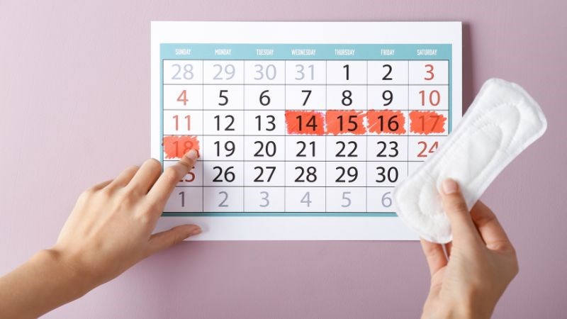 Chu kỳ kinh nguyệt thay đổi thất thường do các nội tiết tố tự nhiên sụt giảm