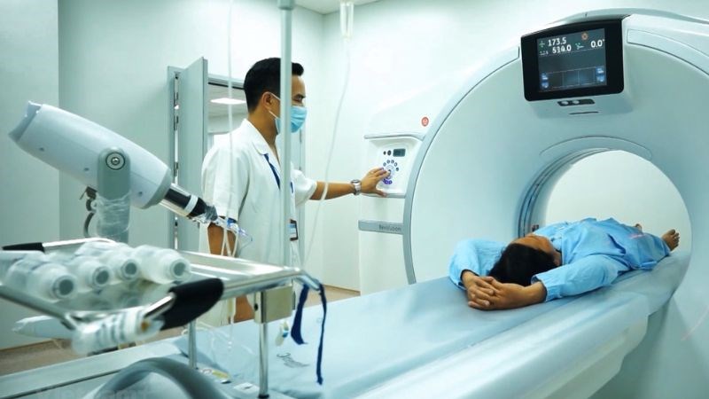 Xạ trị là biện pháp sử dụng tia tác động có năng lượng cao để tiêu diệt tế bào ung thư