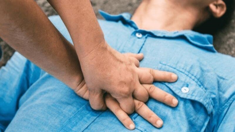Biến chứng nguy hiểm của nhịp tim chậm là ngừng tim đột ngột