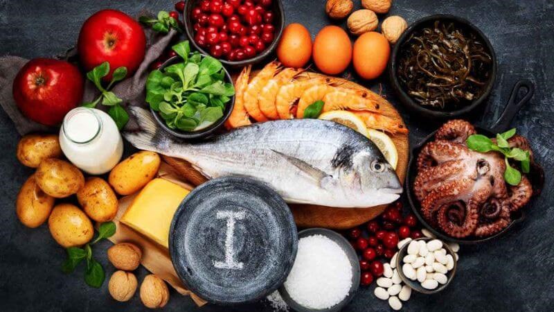 Người bệnh suy giáp nên ăn nhiều thực phẩm chứa i-ốt để hạn chế bệnh nặng thêm