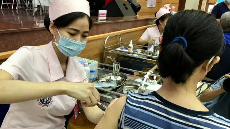Tiêm phòng các loại vaccine trước khi mang thai có thể giúp ngăn ngừa thông liên nhĩ