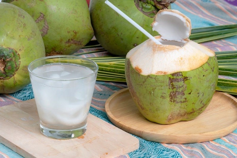 Nước dừa là một nguồn cung cấp nhiều dưỡng chất cho cơ thể