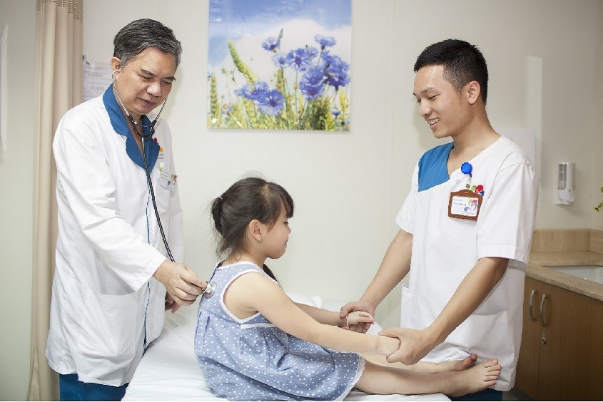 Thời điểm nên đưa con đi khám Trào ngược dạ dày ở trẻ