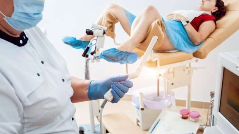 Siêu âm đầu dò âm đạo có thể giúp chẩn đoán bệnh