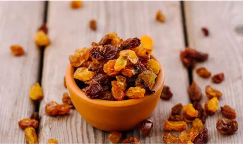 Nho khô giúp bổ sung sắt cho bé