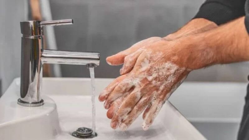 Rửa tay thường xuyên có thể ngăn ngừa virus Nipah