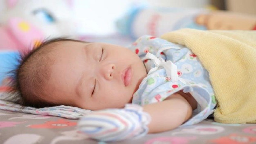 Ở độ tuổi này con yêu của bạn sẽ ngủ rất nhiều. Nguồn Freepik