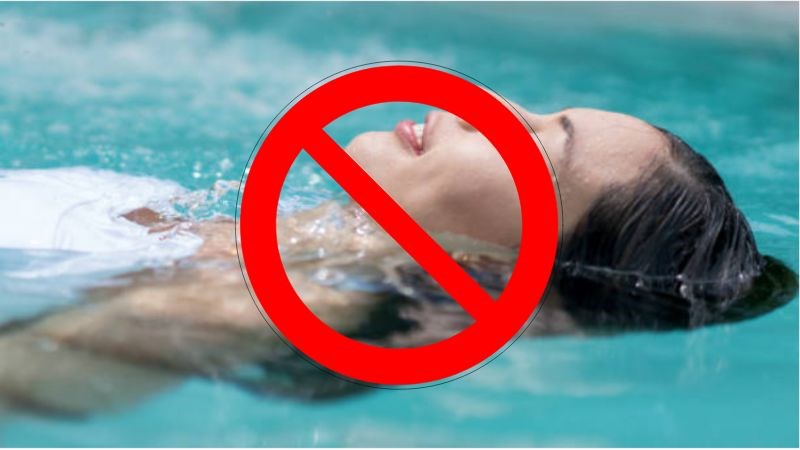 Bệnh nh&acirc;n kh&ocirc;ng n&ecirc;n đi bơi để tr&aacute;nh ảnh hưởng đến mắt 