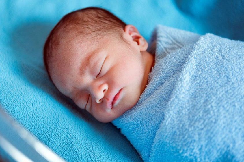 Chăm sóc trẻ sơ sinh 2 tháng