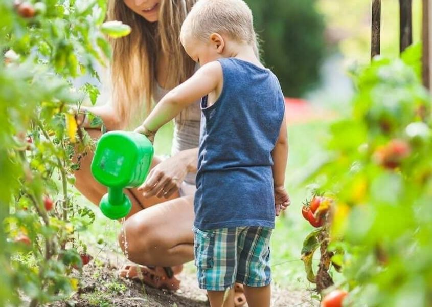 Khám phá cùng trẻ 1 tuổi bướng bỉnh 