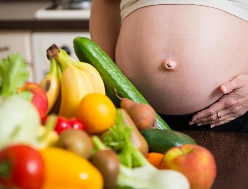 Bổ sung thực phẩm giàu dinh dưỡng cho mẹ bầu. Ảnh: freepik