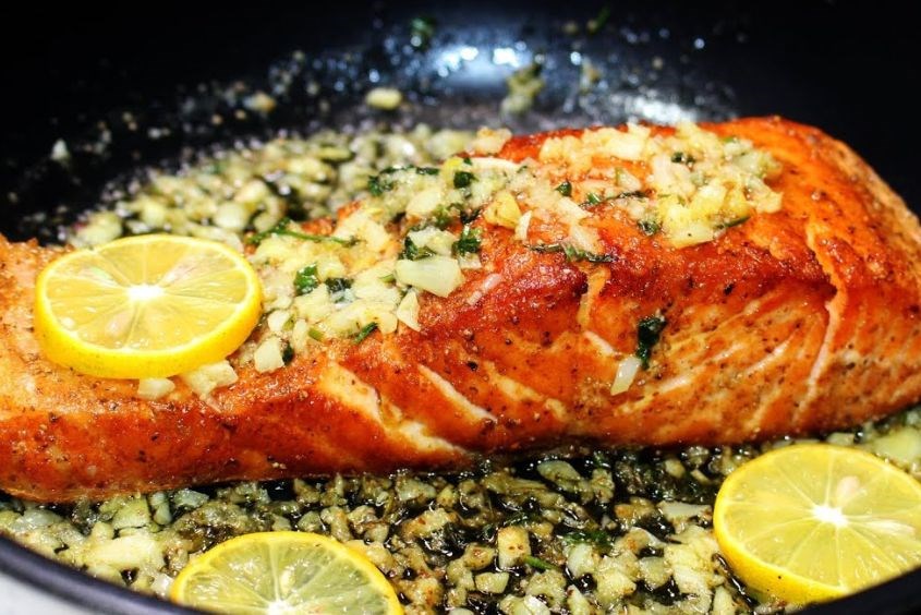 Cá hồi áp chảo cho bé sốt bơ tỏi cực kỳ ngon Cá hồi áp chảo cho bé sốt bơ tỏi cực kỳ ngon