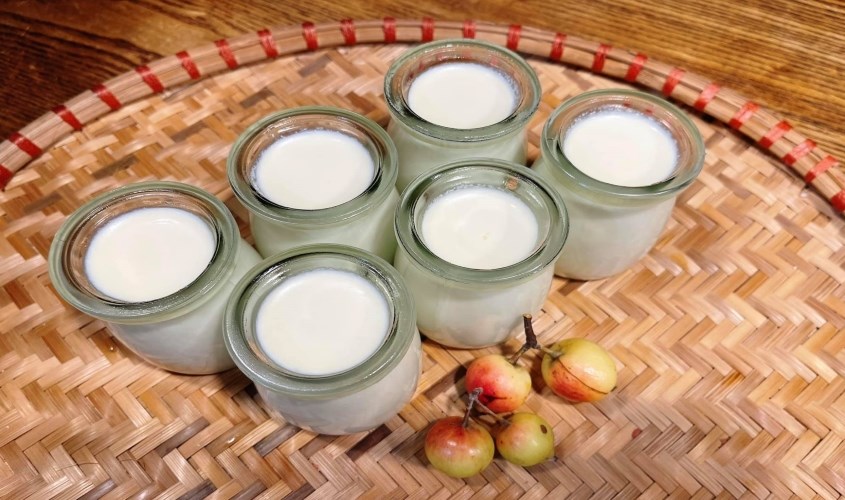 Sữa chua phô mai mềm mịn, béo ngậy thơm ngon. Ảnh: Internet