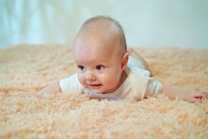 Cách lên lịch sinh hoạt cho bé 5 tháng