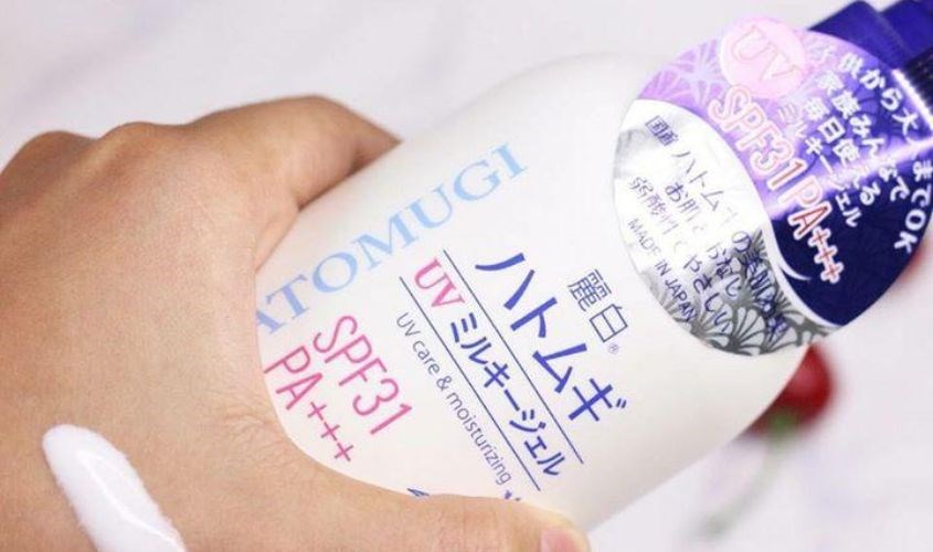  Sữa dưỡng ẩm Hatomugi có chỉ số SPF 31 PA+++ giúp chống nắng hiệu quả
