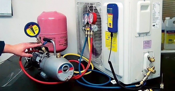 Kiểm tra và bơm gas vừa đủ để điều hoà hoạt động ổn định