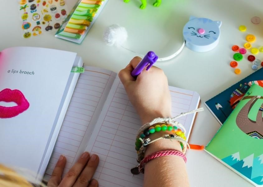 Nâng cao cảm xúc  bé mầm non qua nhật ký