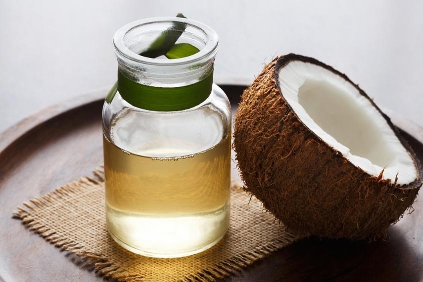 Cắt lông mi cho trẻ sơ sinh và dưỡng mi