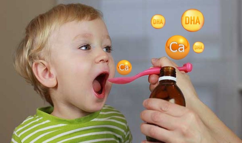 Có nên cho bé uống canxi và DHA cùng lúc không?