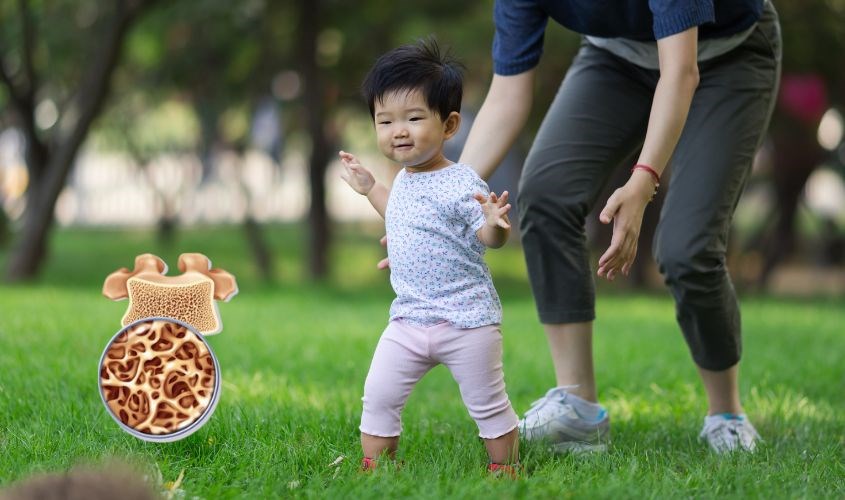 Cho bé vận động nhiều để phát triển thể chất và hoàn thiện khung xương