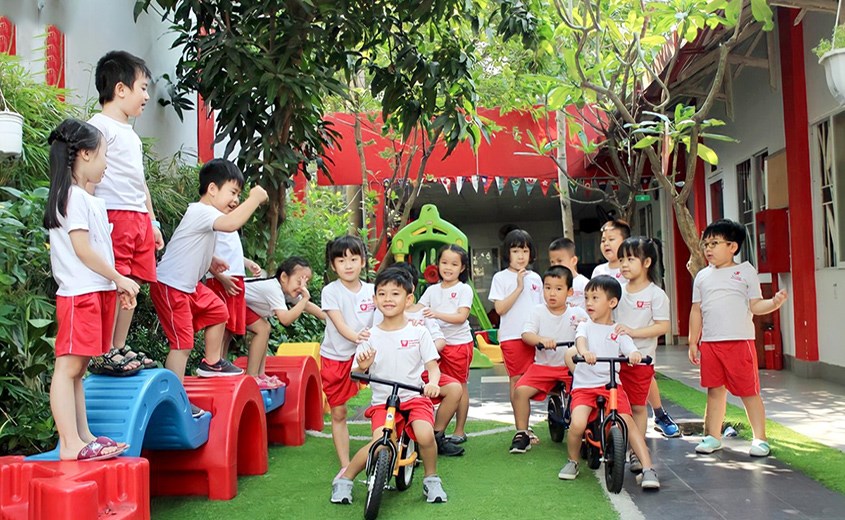 có nên cho con học trường quốc tế không thì hãy quan tâm đến suy nghĩ của trẻ