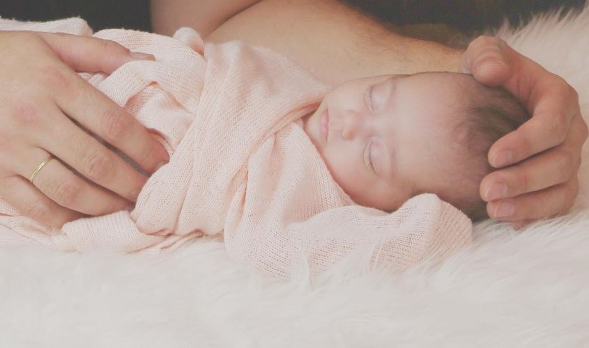 Trẻ em sinh non cần phải được chăm sóc cực kỳ cẩn thận Trẻ em sinh non cần phải được chăm sóc cực kỳ cẩn thận