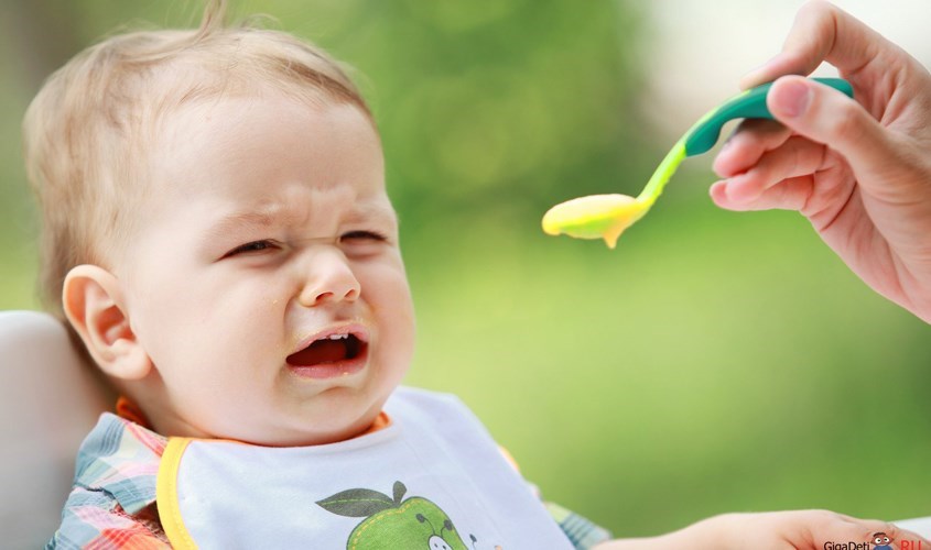 Trẻ biếng ăn do tâm lý bị thúc ép