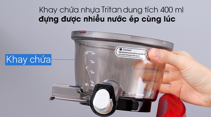 Khay chứa của máy ép chậm Kuvings E7000 có dung tích 400 ml, đựng được nhiều nước ép cùng lúc
