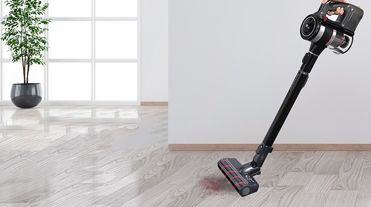 Sản phẩm được trang bị bảng điều khiển trên đầu máy, thuận tiện thao tác điều chỉnh các chức năng