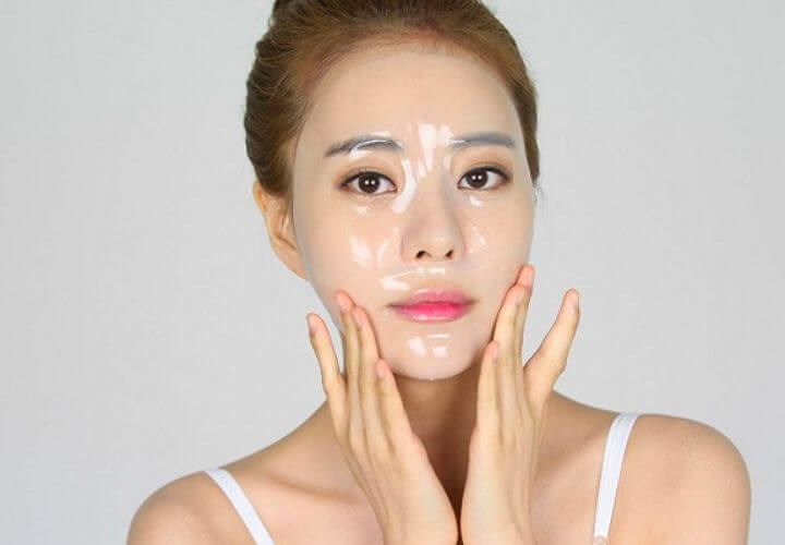 Collagen được đưa vào các loại mặt nạ để giúp da đàn hồi tốt hơn
