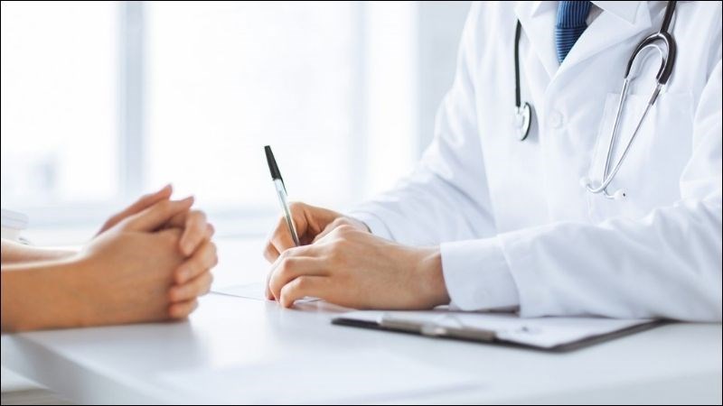 Khi đắng miệng kéo dài hãy đến gặp bác sĩ để được điều trị nguyên nhân gây bệnh