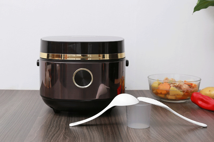 Nồi sở hữu thiết kế hiện đại với sắc mang hướng cổ điển, đầy tính thẩm mỹ