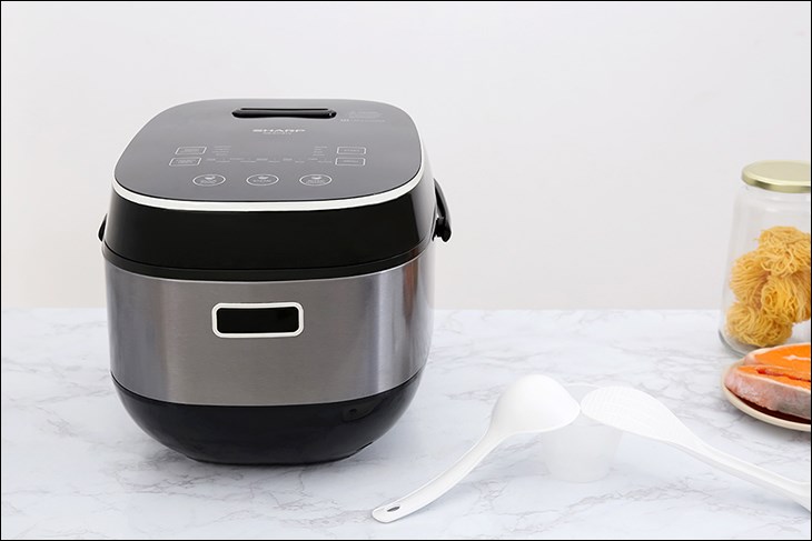 Nồi cơm cao tần Sharp 1.8 lít KS-IH191V-BK được sản xuất tại Trung Quốc và ra mắt vào năm 2020 