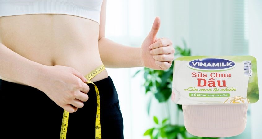 Lốc 4 hộp sữa chua trái cây Vinamilk vị dâu 100g giúp mẹ giữ dáng