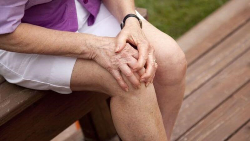 Thoái hóa khớp là nguyên nhân phổ biến gây đau, hạn chế vận động