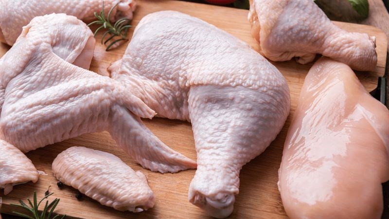 Tiêu thụ quá nhiều thịt gà có thể làm tăng cảm giác đau tại các khớp