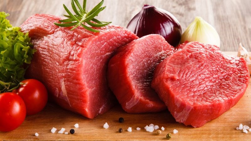 Đạm động vật chứa nhiều purin làm tích tụ axit uric trong máu 