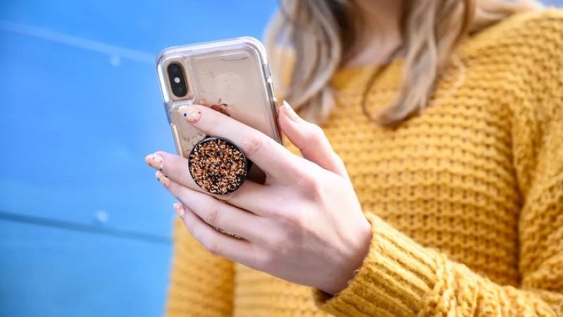 Người dùng cảm thấy cầm, nắm điện thoại tiện lợi