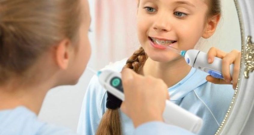 Bất kể độ tuổi nào cũng có thể dễ dàng sử dụng máy tăm nước