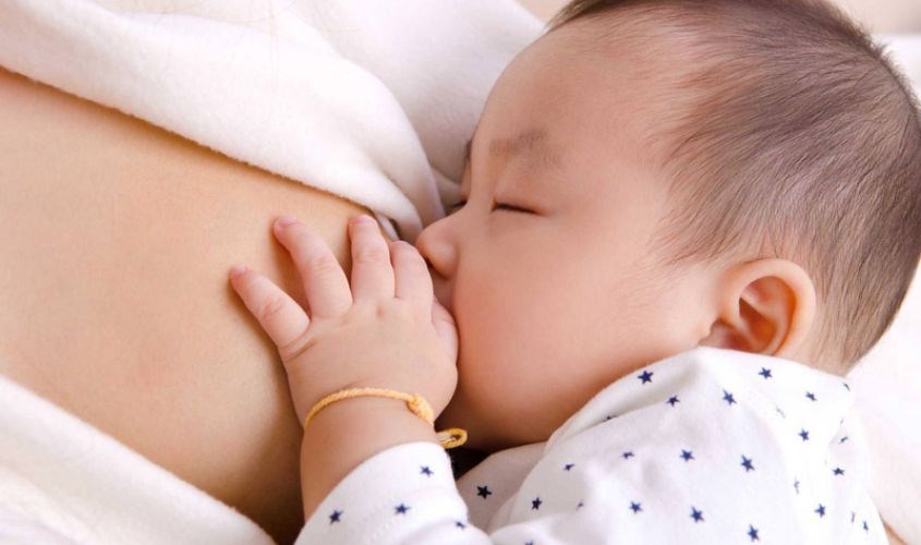 Cho trẻ bú sữa mẹ Cho trẻ bú sữa mẹ