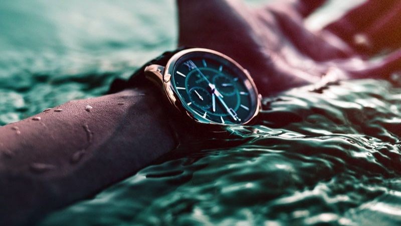 Có chỉ số kháng nước cao từ 3 ATM đến 10 ATM