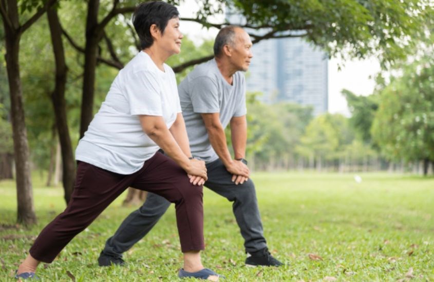 Sữa Ensure Gold cải tiến mới giúp cải thiện các vấn đề xương và cơ ở người lớn tuổi