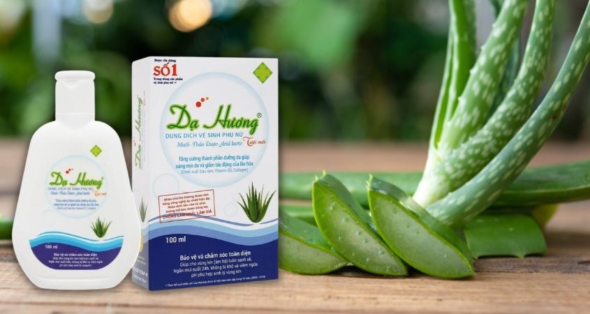 Dùng dung dịch vệ sinh phụ nữ Dạ Hương hương dịu nhẹ 100 ml hằng ngày cho da thêm mịn màng