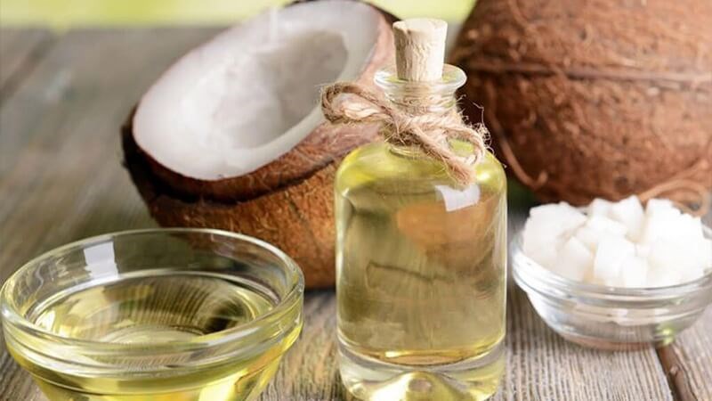 Dầu dừa là nguyên liệu thiên nhiên an toàn để tẩy trang