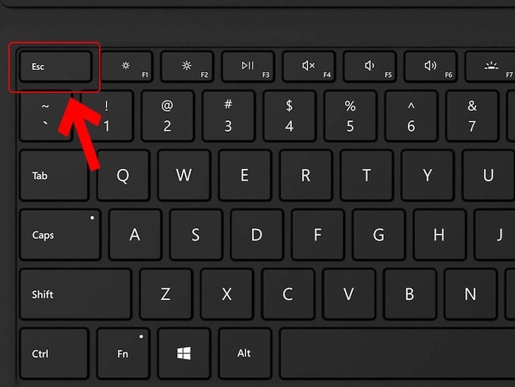 Bạn có thể nhấm phím Esc trên bàn phím để tắt chế độ toàn màn hình