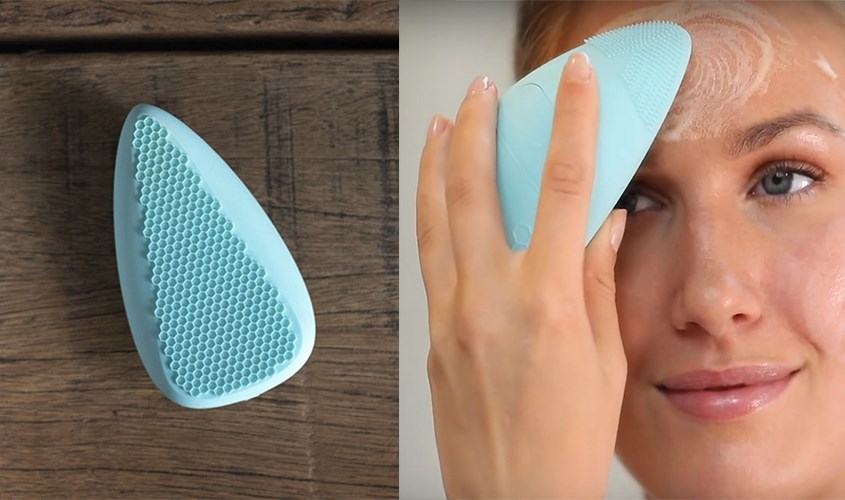 Máy rửa mặt và massage Homedics FAC-350-EU được làm từ silicon kháng khuẩn.