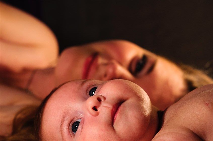 Ba mẹ có thể tập thói quen ngủ của trẻ khi được 6 tháng tuổi. Ảnh: unsplash Ba mẹ có thể tập thói quen ngủ của trẻ khi được 6 tháng tuổi. Ảnh: unsplash