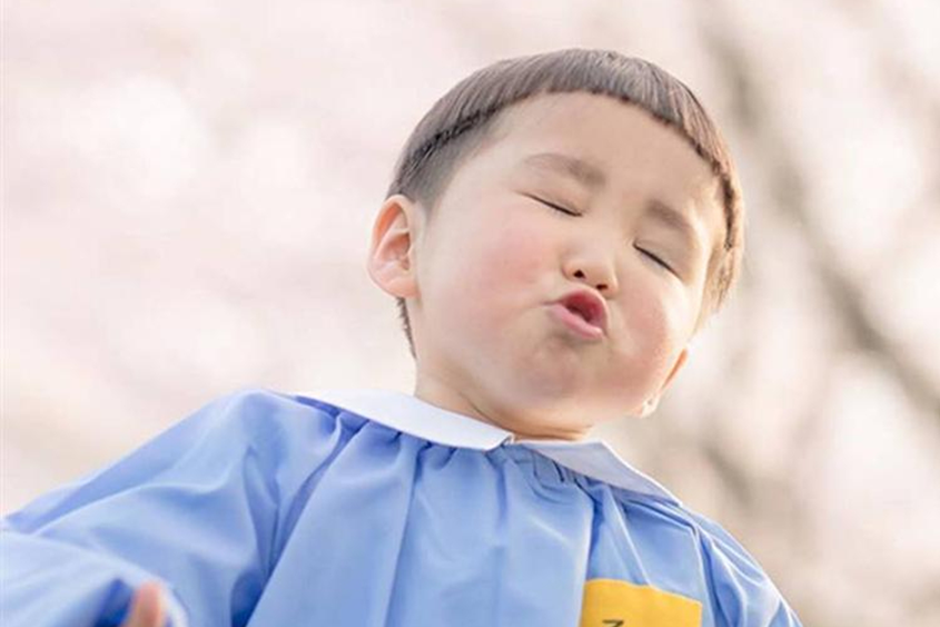 Mẫu tóc cho bé trai mặt tròn được nhiều mẹ yêu thích nhất Mẫu tóc cho bé trai mặt tròn được nhiều mẹ yêu thích nhất