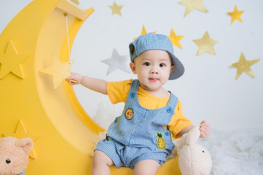 Tên đệm hay cho tên Quang với ý nghĩa thân thiện, tốt bụng Đặt tên đệm hay cho tên Quang độc đáo nhất